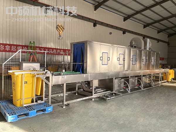 中碩醫(yī)廢箱周轉(zhuǎn)箱清洗機(jī)實(shí)拍，清洗消毒除水一體機(jī)，售后無(wú)憂(yōu)質(zhì)量保證